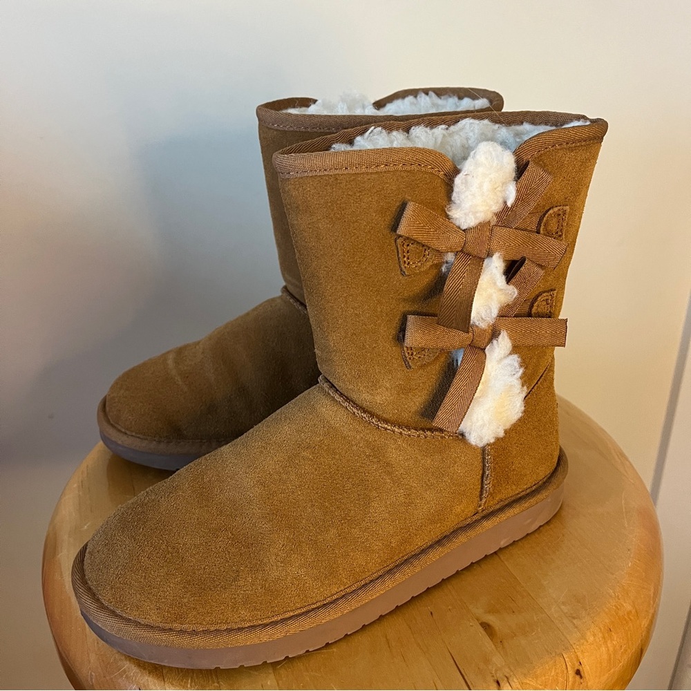 Koolaburra by UGG Tan Suede Boots with Bow Sz 4